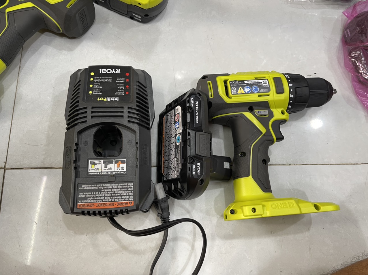 Máy khoan pin Ryobi PCL206 (Thân máy)