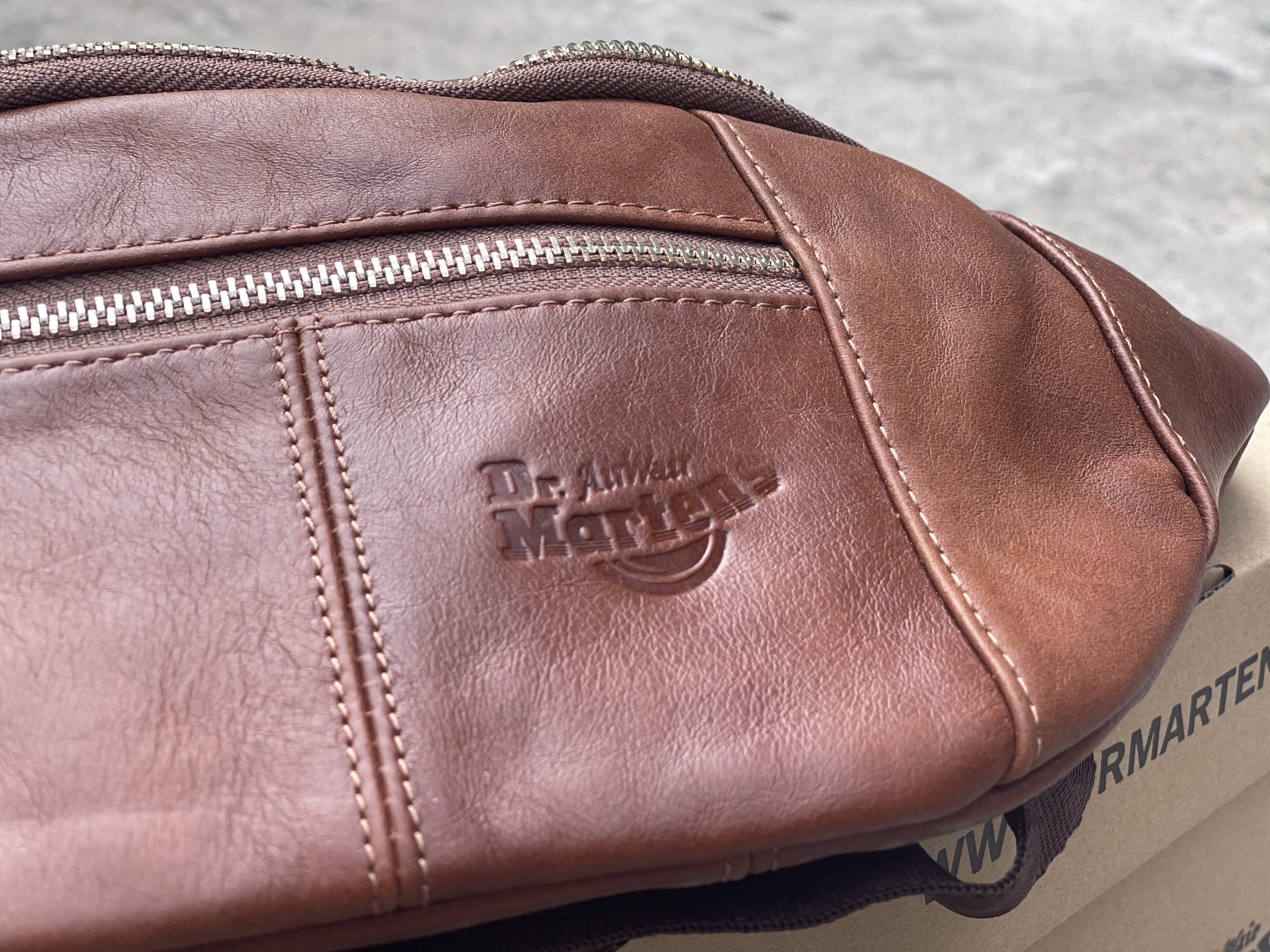 Túi đeo chéo Dr.martens [sale off 50%] da bò thật 100%