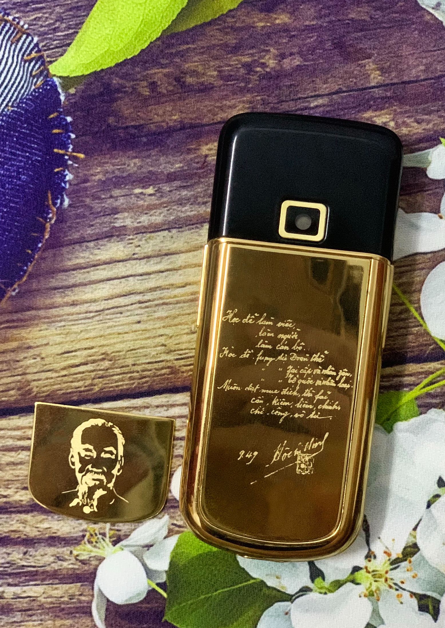Miếng Dán Nokia 8800 Arte Mạ Vàng Mẫu Bác