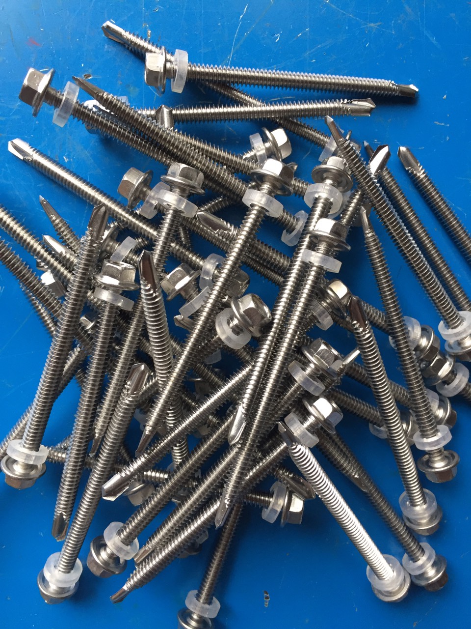 Bộ 1000 vít bắn tôn inox dài 7cm.Vít  bắn tôn giá tốt cho thợ