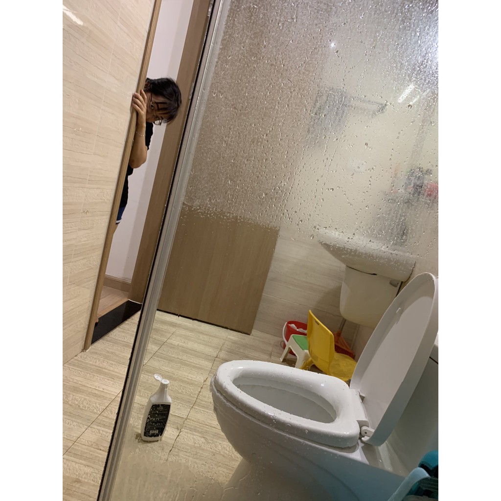 Miss Cleaner Chuyên Tẩy Cặn Canxi Vách Kính Nhà Tắm Trong 5 Phút