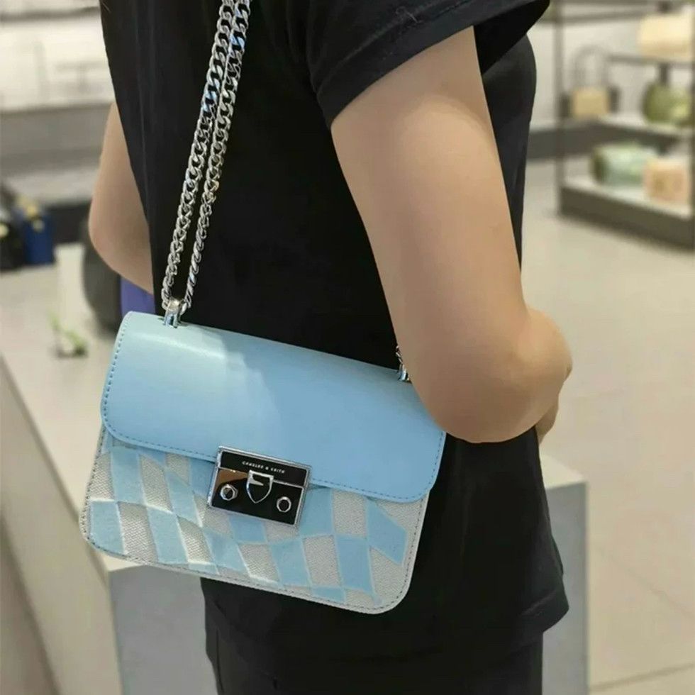 Túi đeo chéo nữ ô trám size 18cm ck2-80701218
