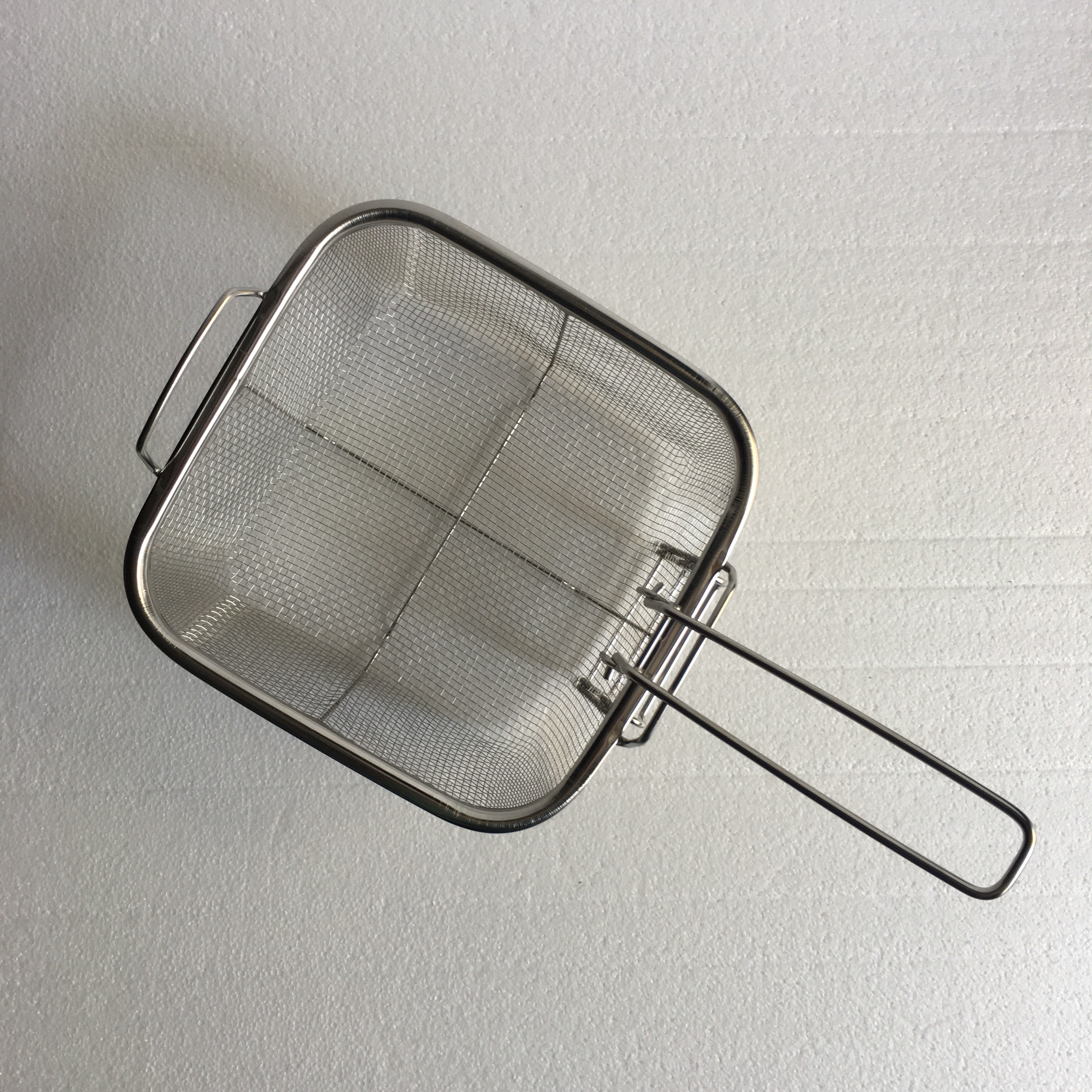 Rổ lưới Inox dùng cho nhà bếp.
