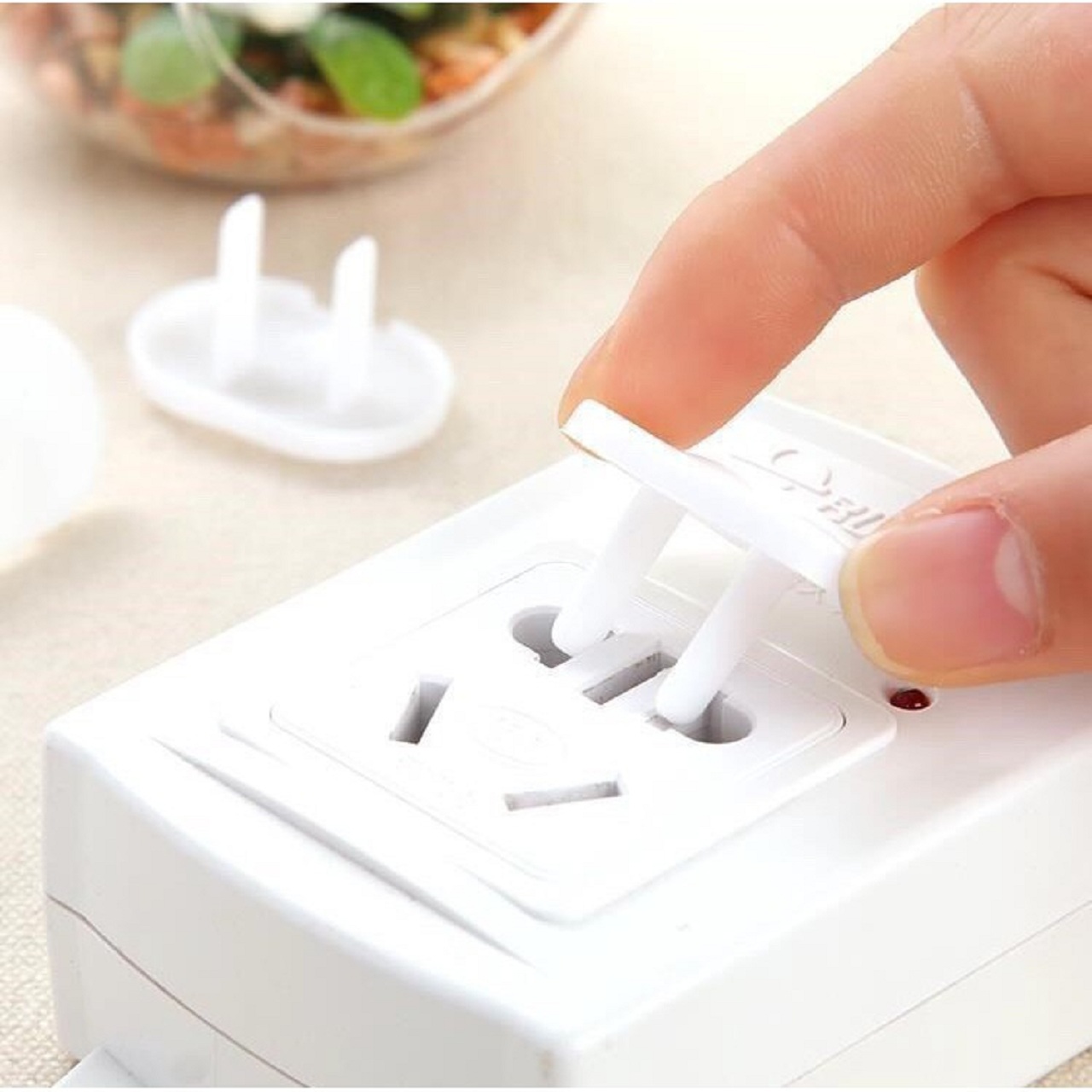 5 Nút bịt ổ điện chống giật an toàn cho bé