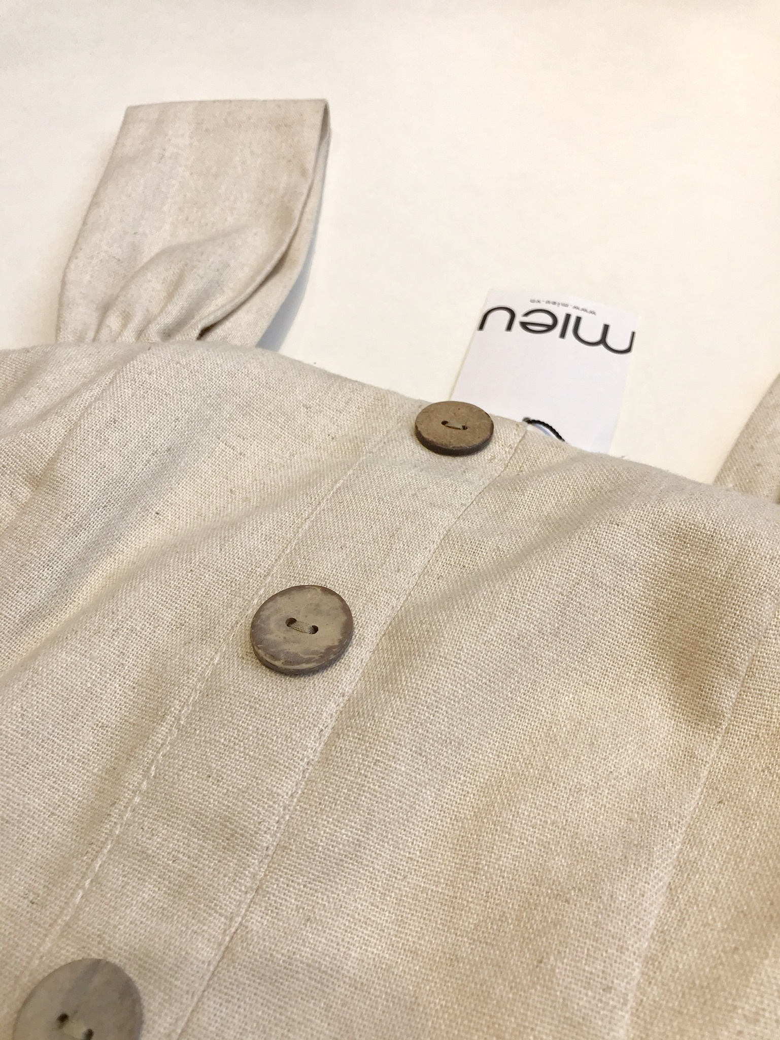 Đầm ngắn MIEU linen nút gỗ - GN20 (Xanh đậm/Be)