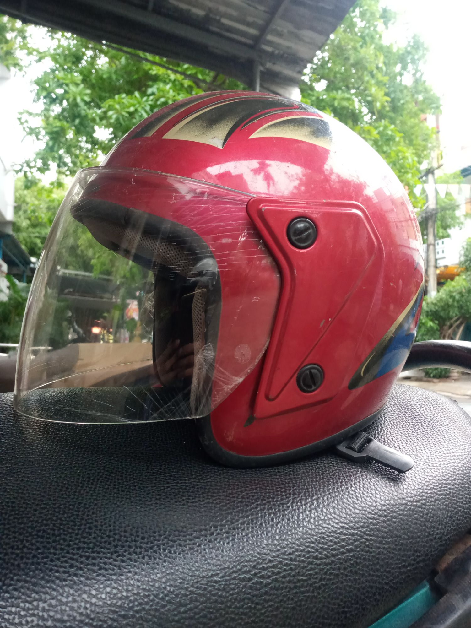 Kính thay thế mũ bảo hiểm 3/4_ M111