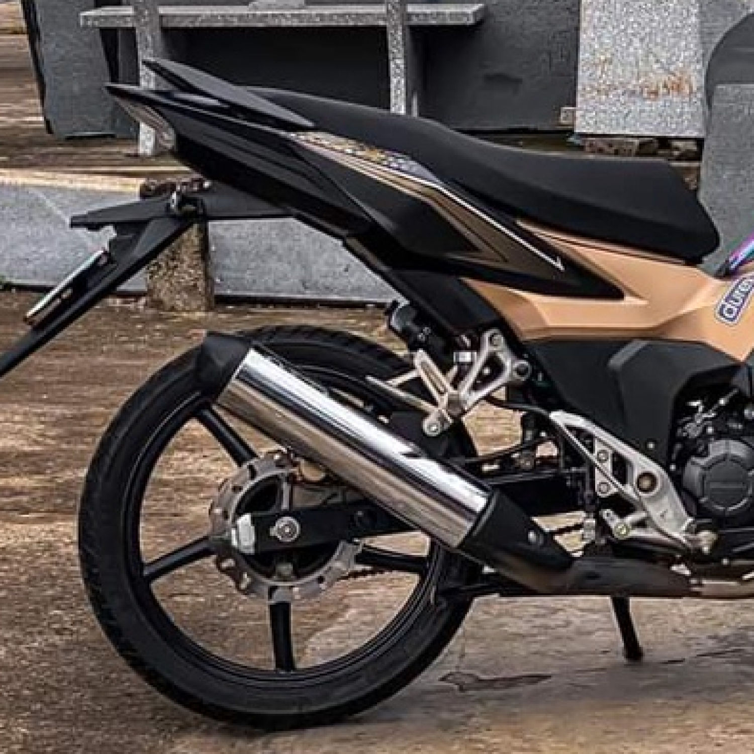 Tem Rời Winner X V3 Dán Xe Đen Nhám