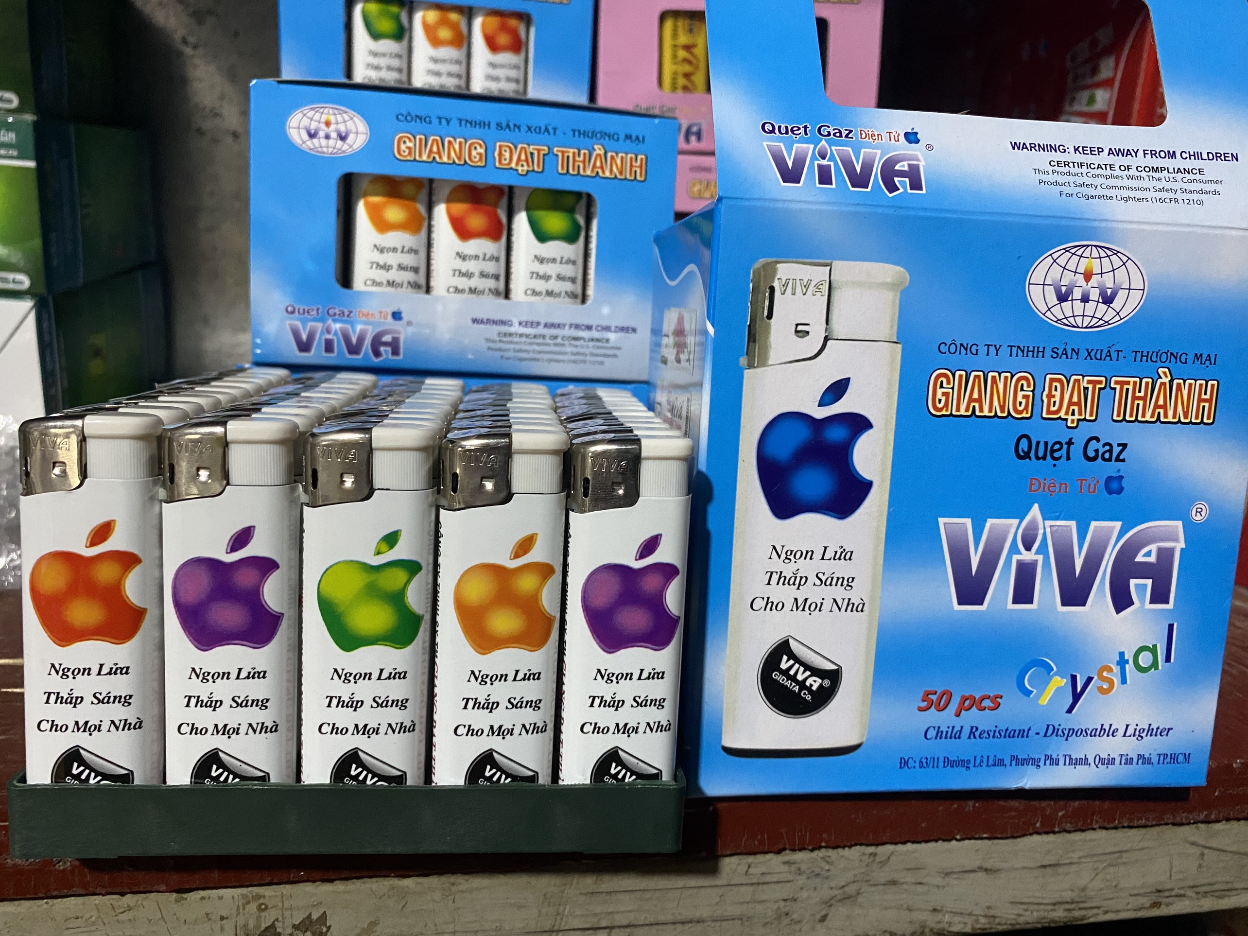 Quẹt ga điện tử Viva táo (hộp 50 cái)