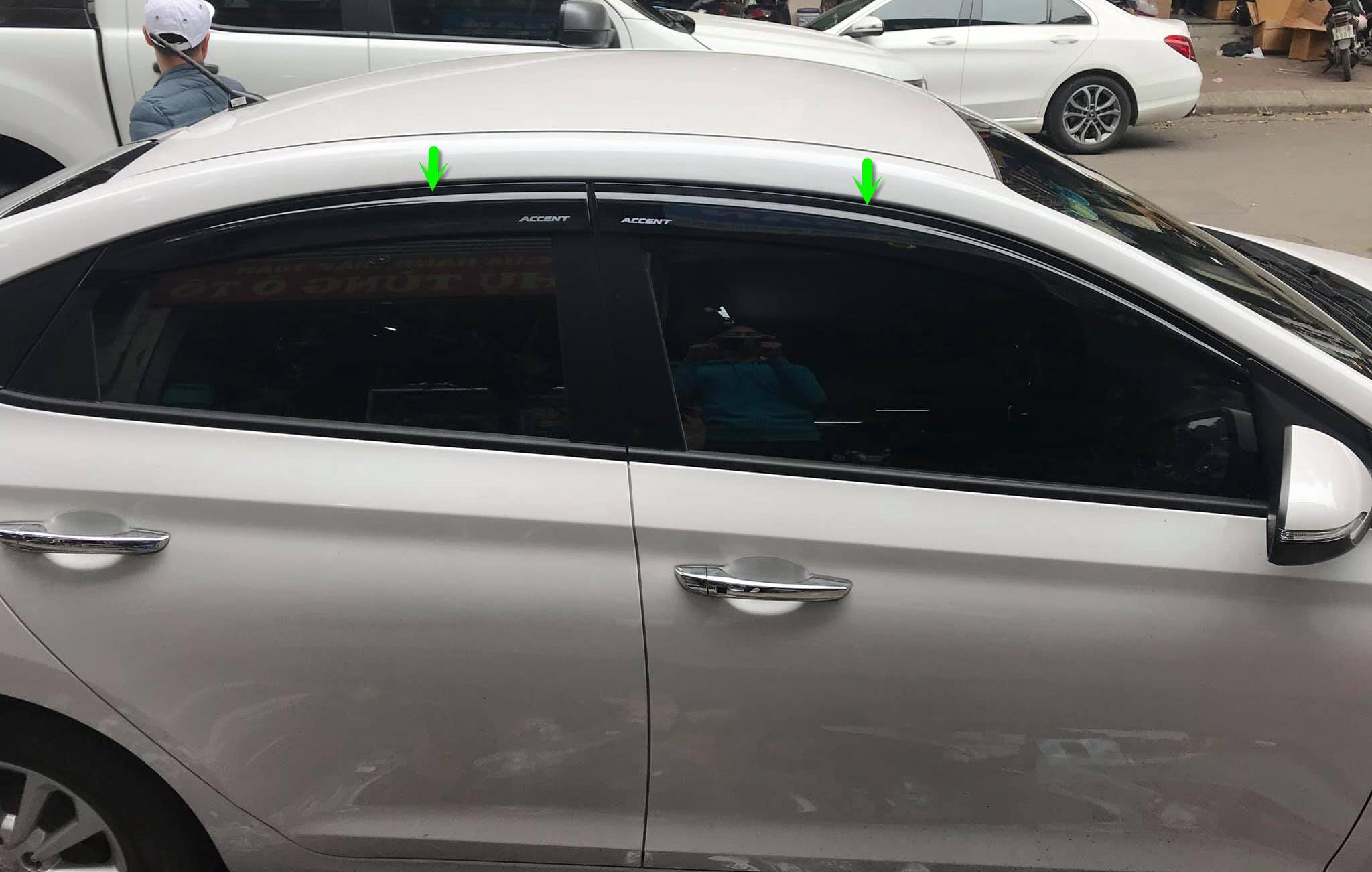 Vè che mưa Hyundai Accent 2018-2023