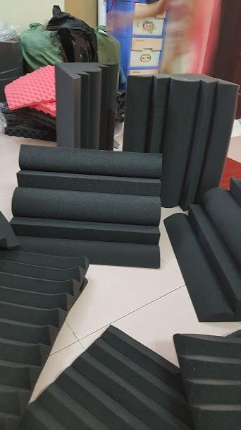 MÚT TIÊU ÂM GÓC BASSTRAP STUDIO FOAM METRO-3 kích thước 30x30x 50 cm ( Size lớn)