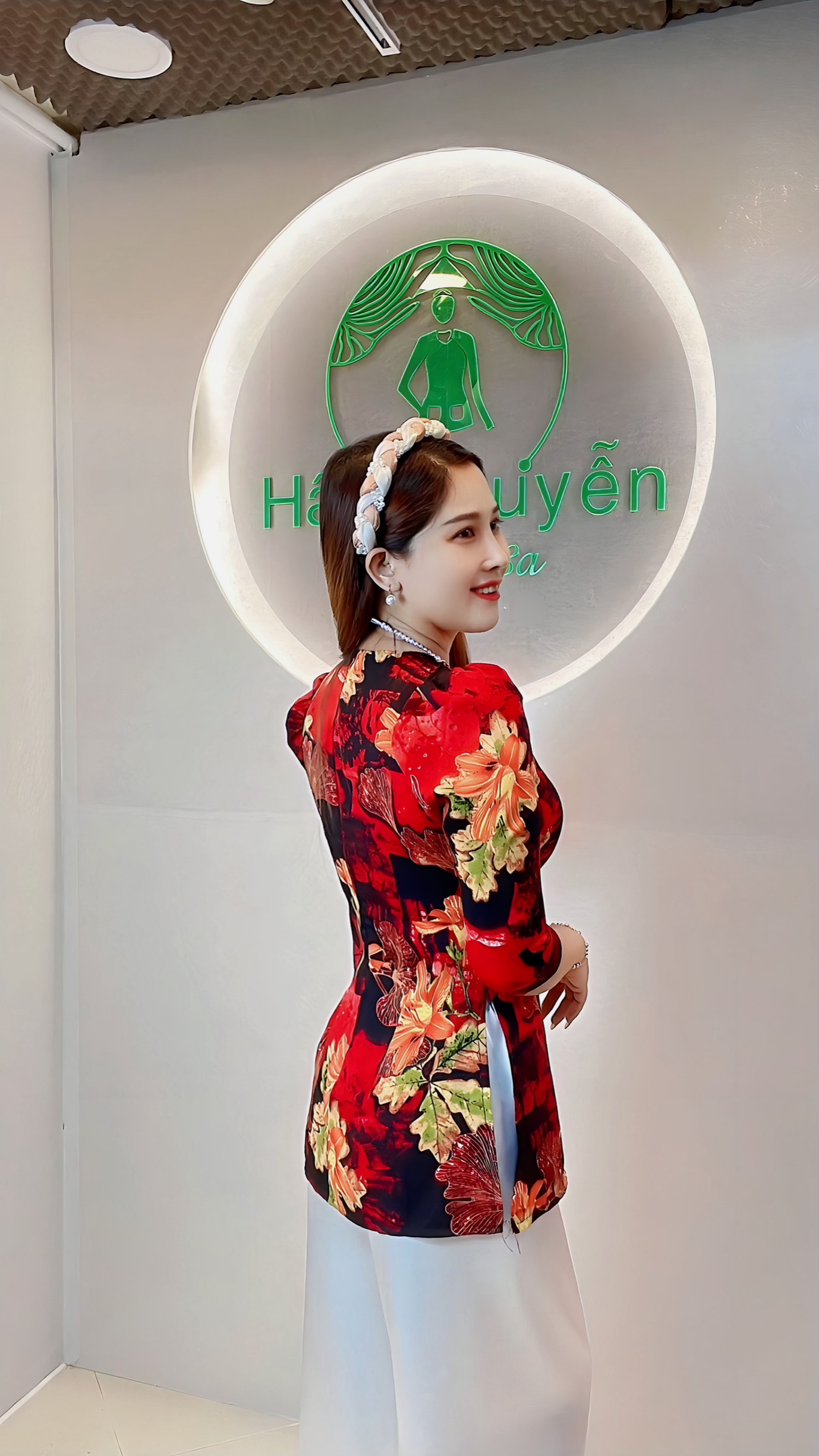 .A66 - Bộ Bà Ba Lụa in Hoa Ly Dây Kéo Nút Bọc