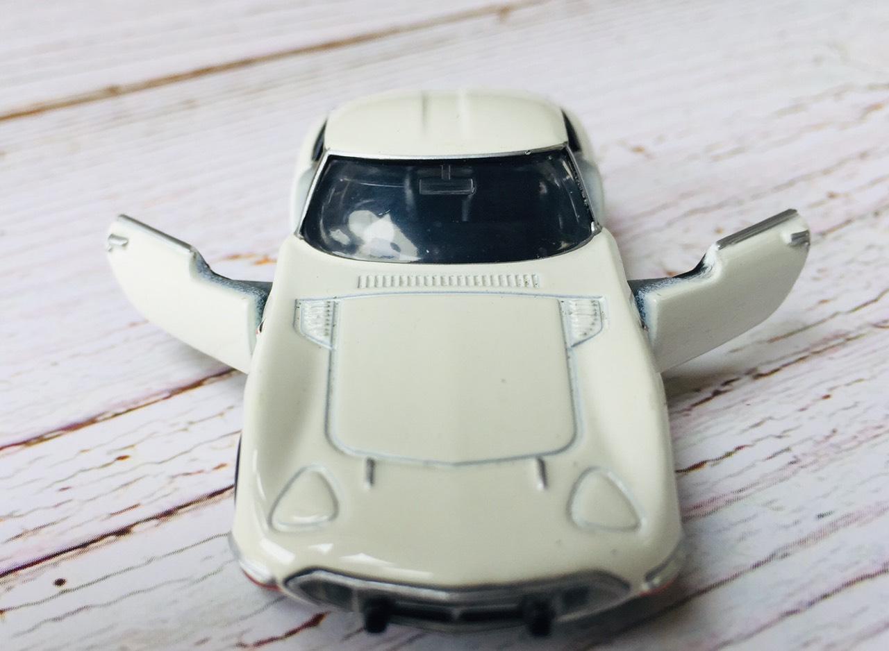 Xe mô hình Tomica Toyota 2000GT