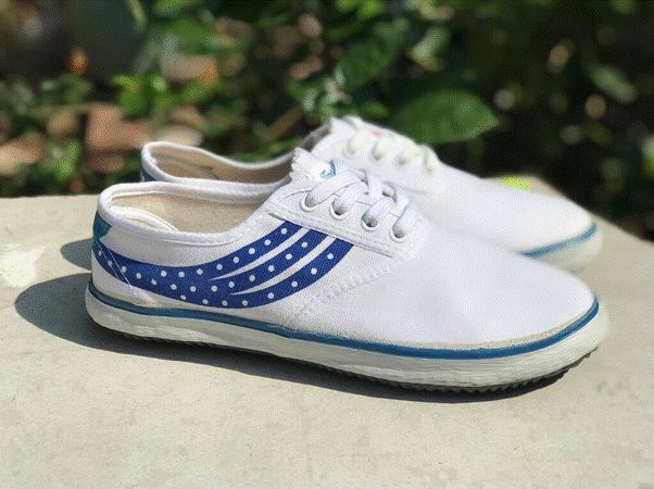 Genuine Bata Tàu Warrior Shoes with Black Soles (Sizes from 38 to 43)
