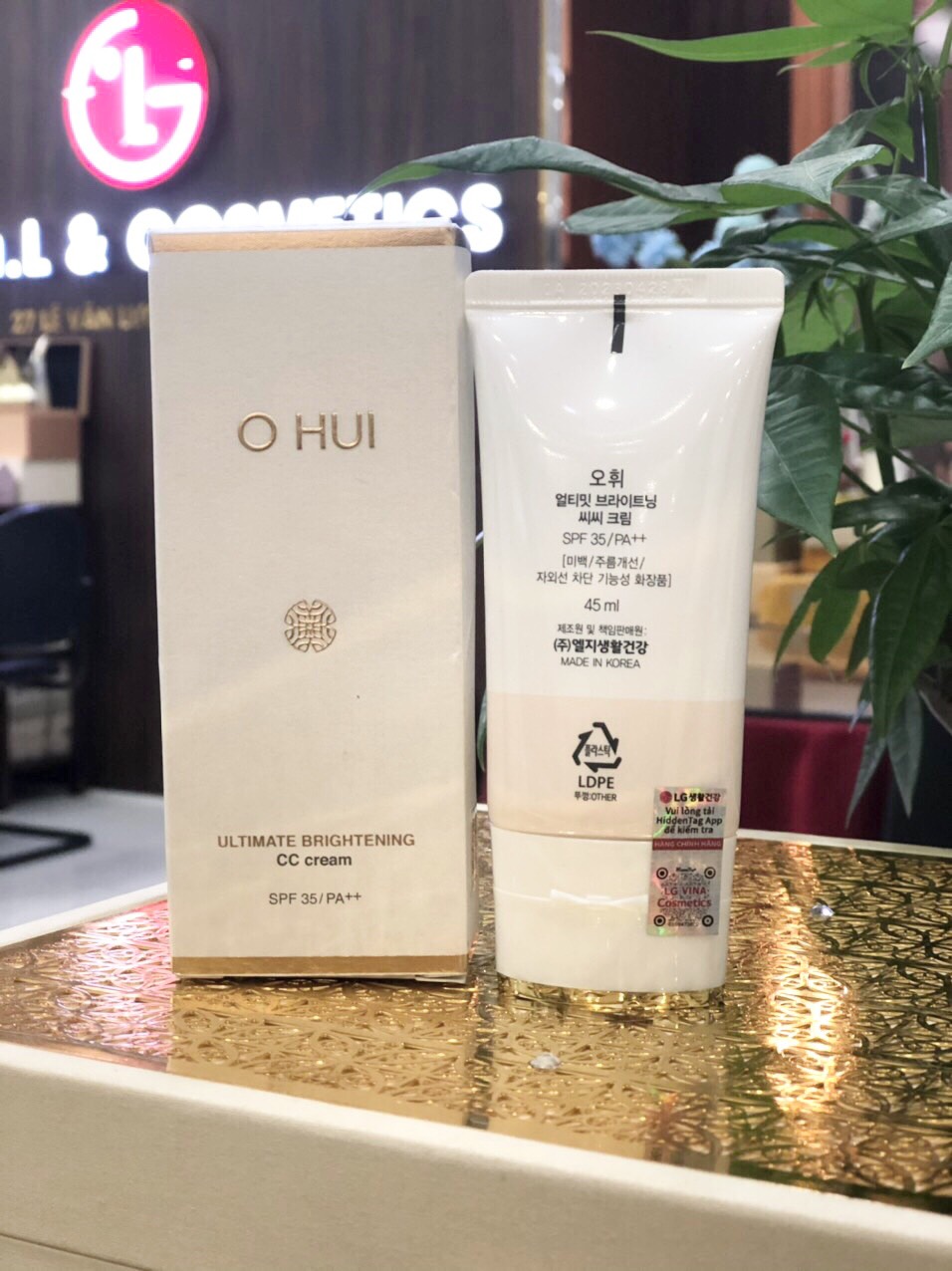 Kem Nền Mỏng Mịn Tự Nhiên Ohui Ultimate Brightening CC Cream 45ml check tem Hidden tag