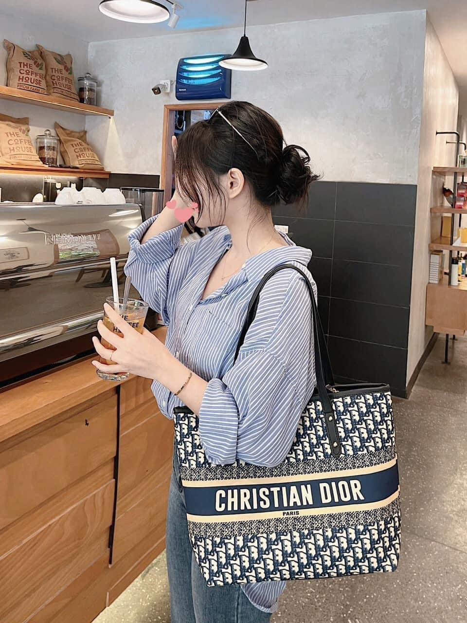 TÚI LÀN CÔNG SỞ RẰN RI QUAI ĐEN