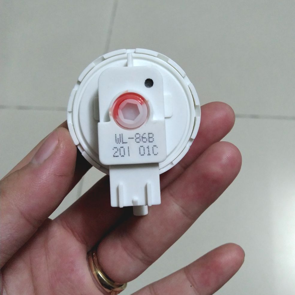 Phao máy giặt Panasonic và To