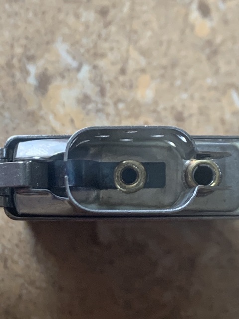 Lưỡi gà gù zippo