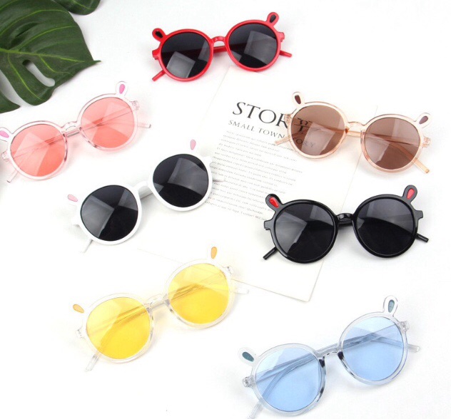 Kính mát phối tai thỏ đáng yêu cho bé