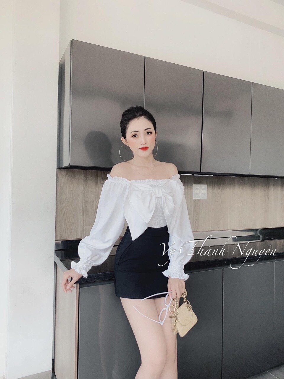 Áo Voan Kiểu Trễ Vai Nơ Bản Bự Thân Nhún Tay Bo Dài Thời Trang TTSA0584