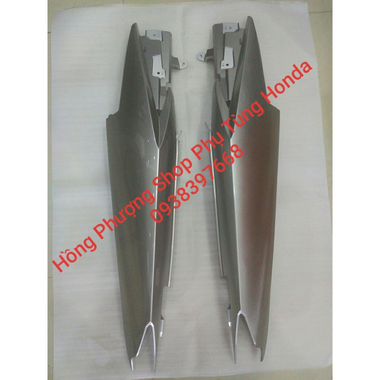 [HCM]YAMAHA-CẶP ỐP SƯỜN CHO XE  EXCITER 135 MÀU BẠC 2011  ZIN CHÍNH HÃNG( Có Đủ Màu)