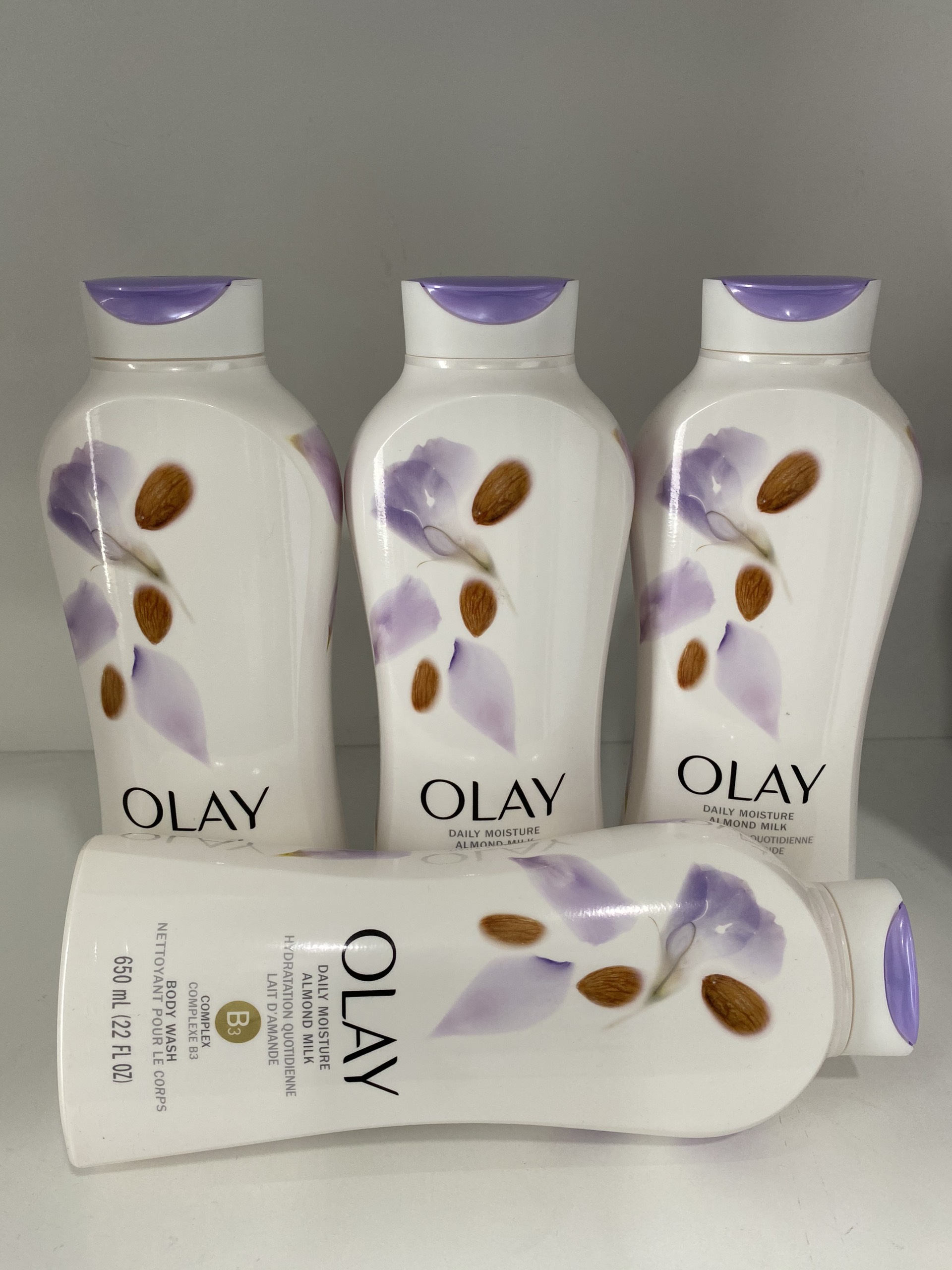 Sữa Tắm Dưỡng Ẩm OLAY - Sữa Hạnh Nhân 650ml