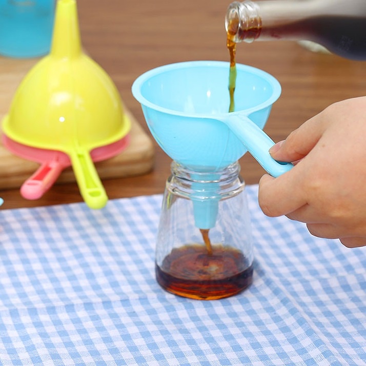 Phễu Rót Chất Lỏng Bằng Nhựa Cán Dài - HÀNG CÓ SẴN