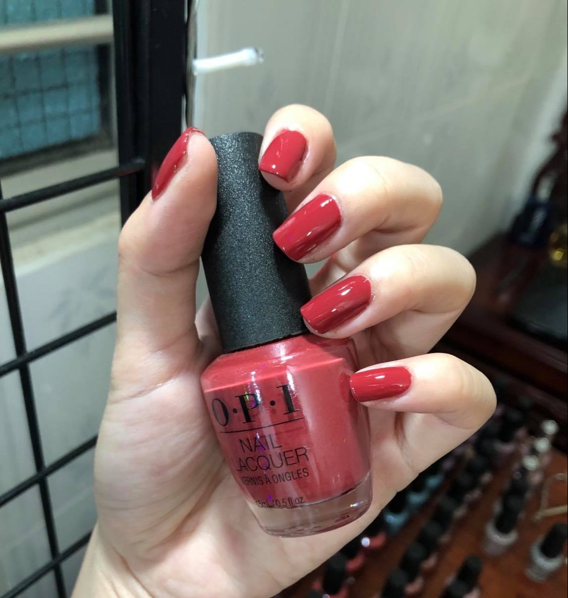 Sơn Móng Tay OPI tone màu đỏ trắng da