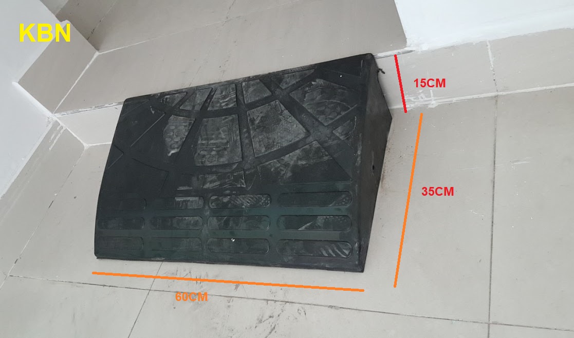 TẤM CAO SU CẦU DỐC CAO 15CM