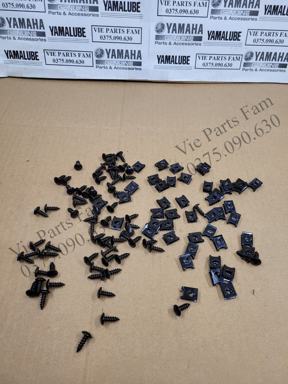 Ốc + kẹp dàn áo Yamaha Sirius, Exciter, Jupiter, Taurus, Mio, Nouvo