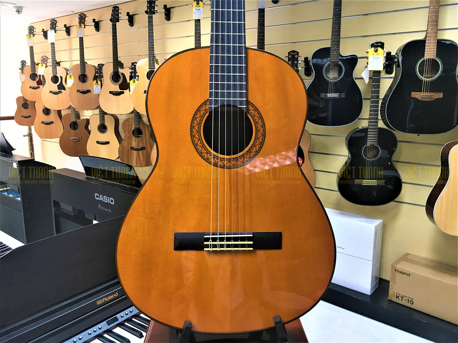 [Chính hãng] Đàn Guitar Classic Yamaha C70