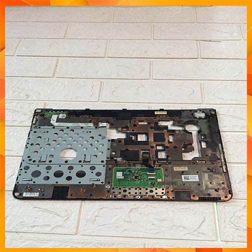 Vỏ C laptop dell n4110 tháo máy(vỏ có xước  nhưng vẫn ở trong trạng thái đẹp)