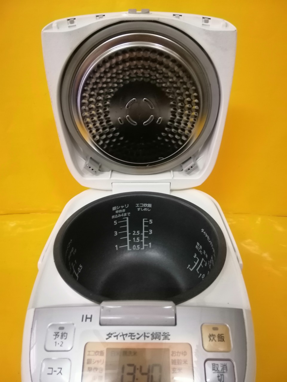Nồi cơm nội địa Nhật Panasonic SR-VFD1060 (1.0L)