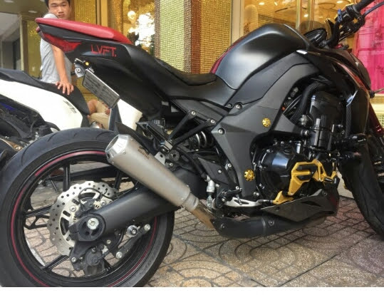 PÔ AKRAPOVIC TITAN R3