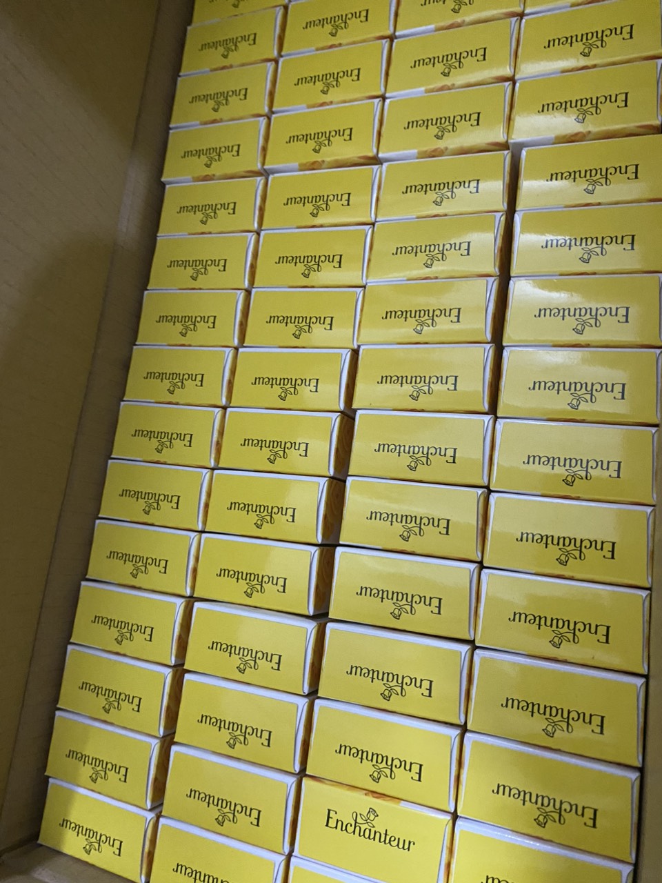 Combo 3  Xà bông thơm Enchanteur Deluxe Charming 90g