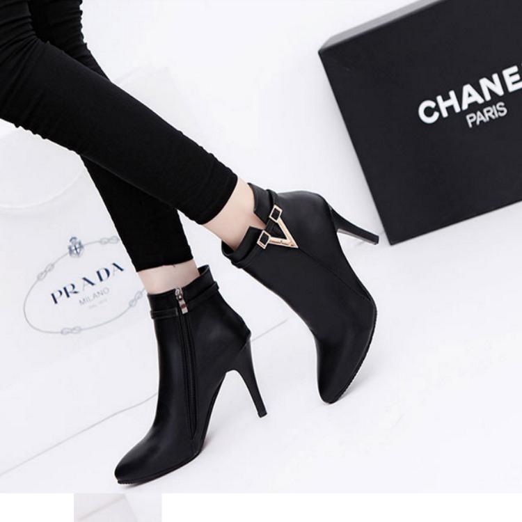 [HCM]Giày Bốt Nữ Cao Gót 9 Phân Màu Đen ADODA - ADDGN297