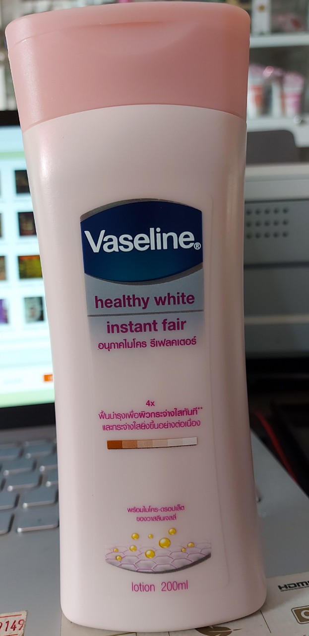 sữa dưỡng thể trắng da vaseline thái chai 200ml