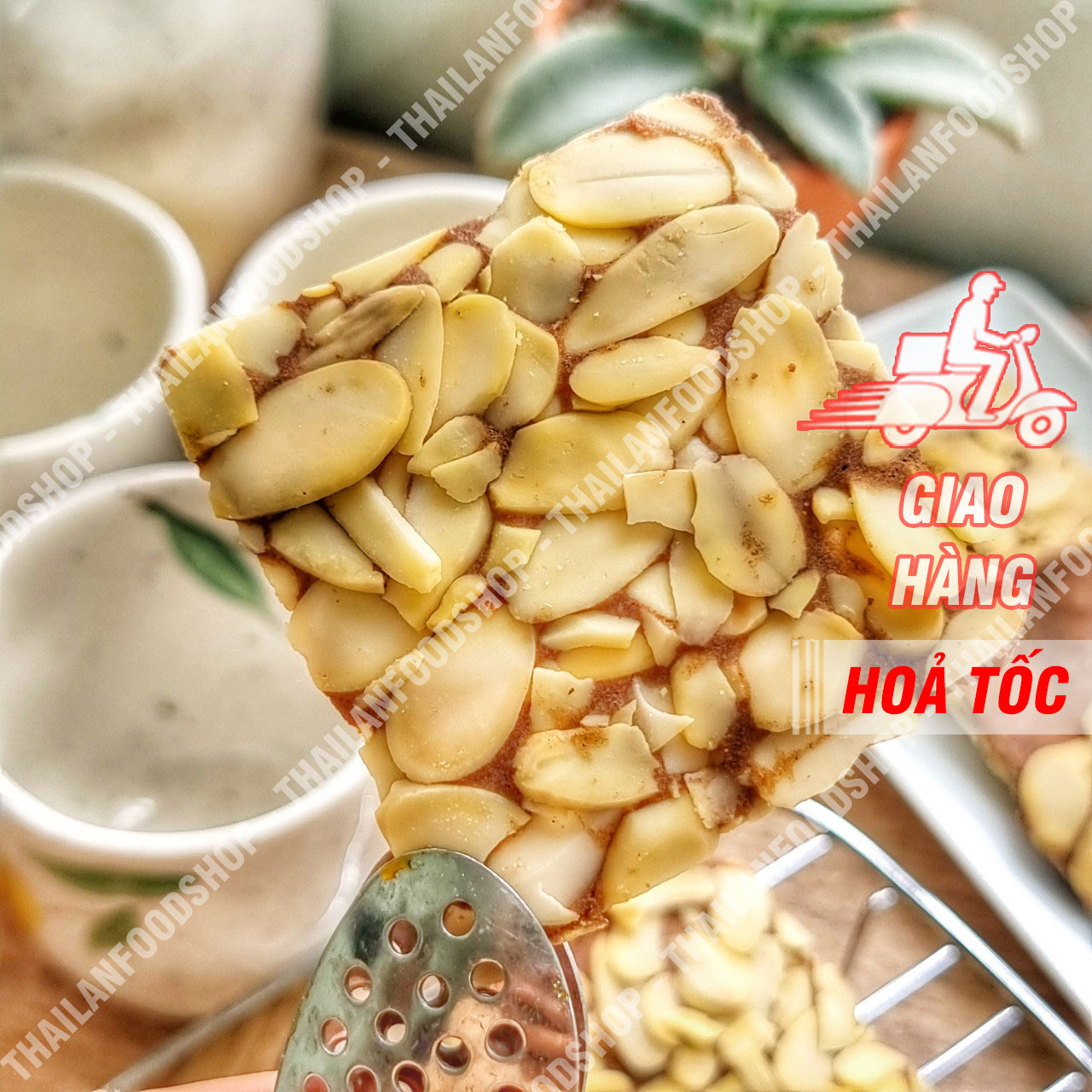 Bánh Ngói Hạnh Nhân Chocolate - Lon 300gr