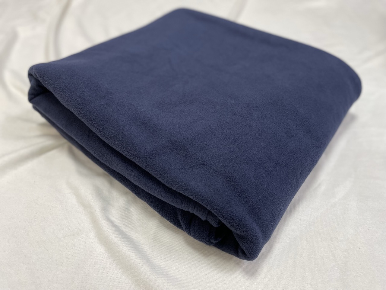 Chăn nỉ văn phòng siêu nhẹ nhiều màu 1m6 x 2m, sản phẩm nhẹ, nhỏ gọn, dễ dàng gấp lại và mang theo khi đi chơi, du lịch.