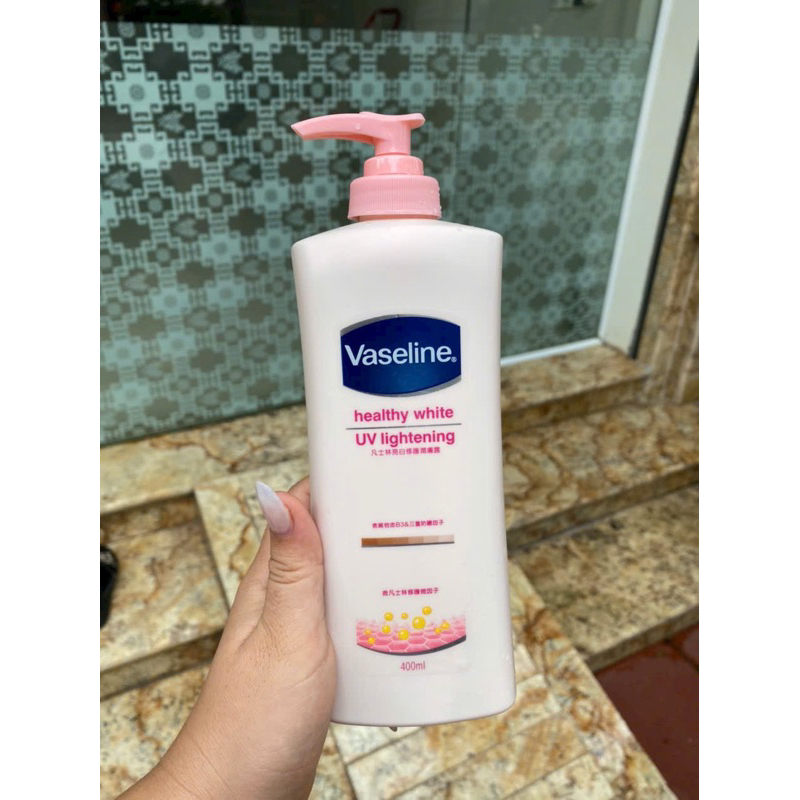 Sữa dưỡng thể ..vaselin 400ml chai vòi