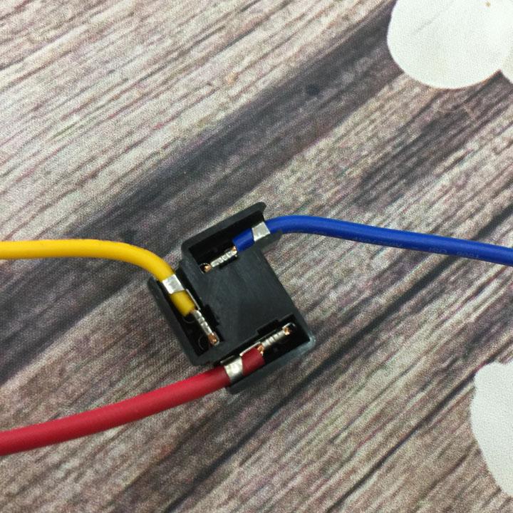 Đuôi đèn 3 chân H4 Ô TÔ- các đời xe máy