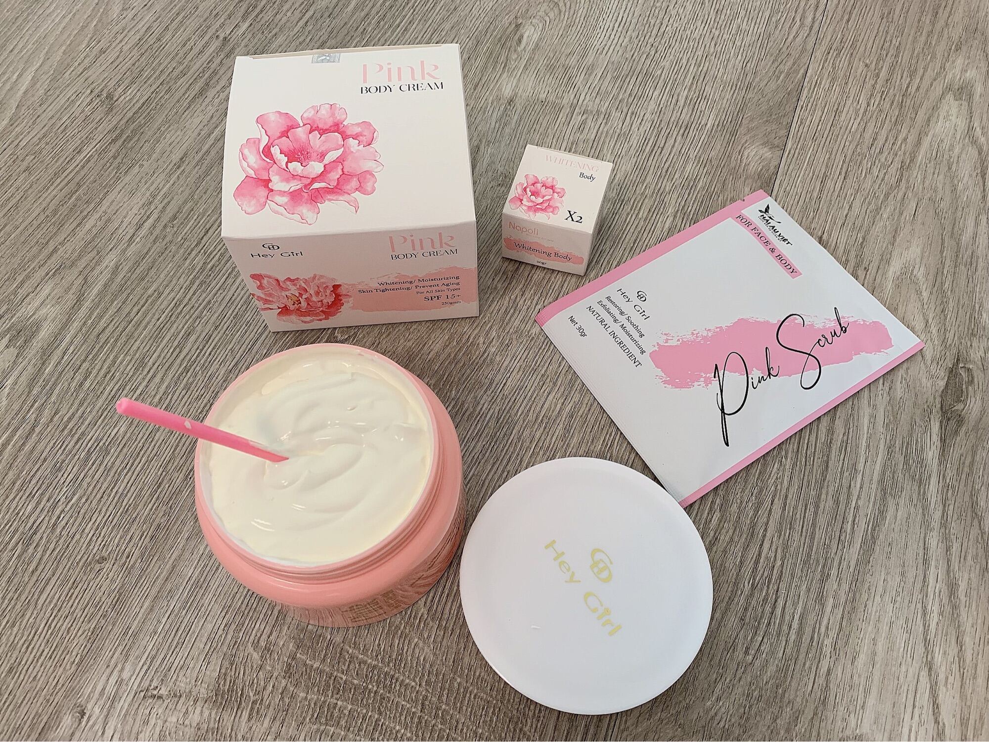 Kem Trắng Da Body Pink-Trắng cho da đen lì