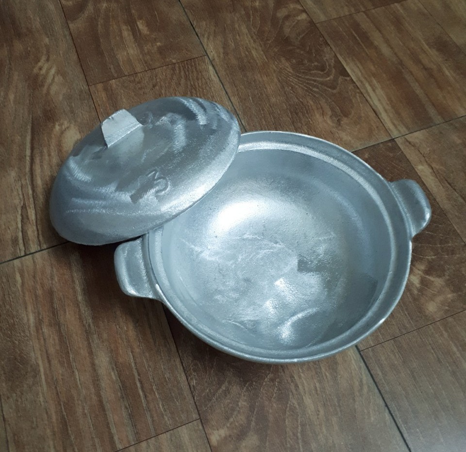 Nồi gang kho thịt cá, nấu cơm niêu 18cm ( số 3 )