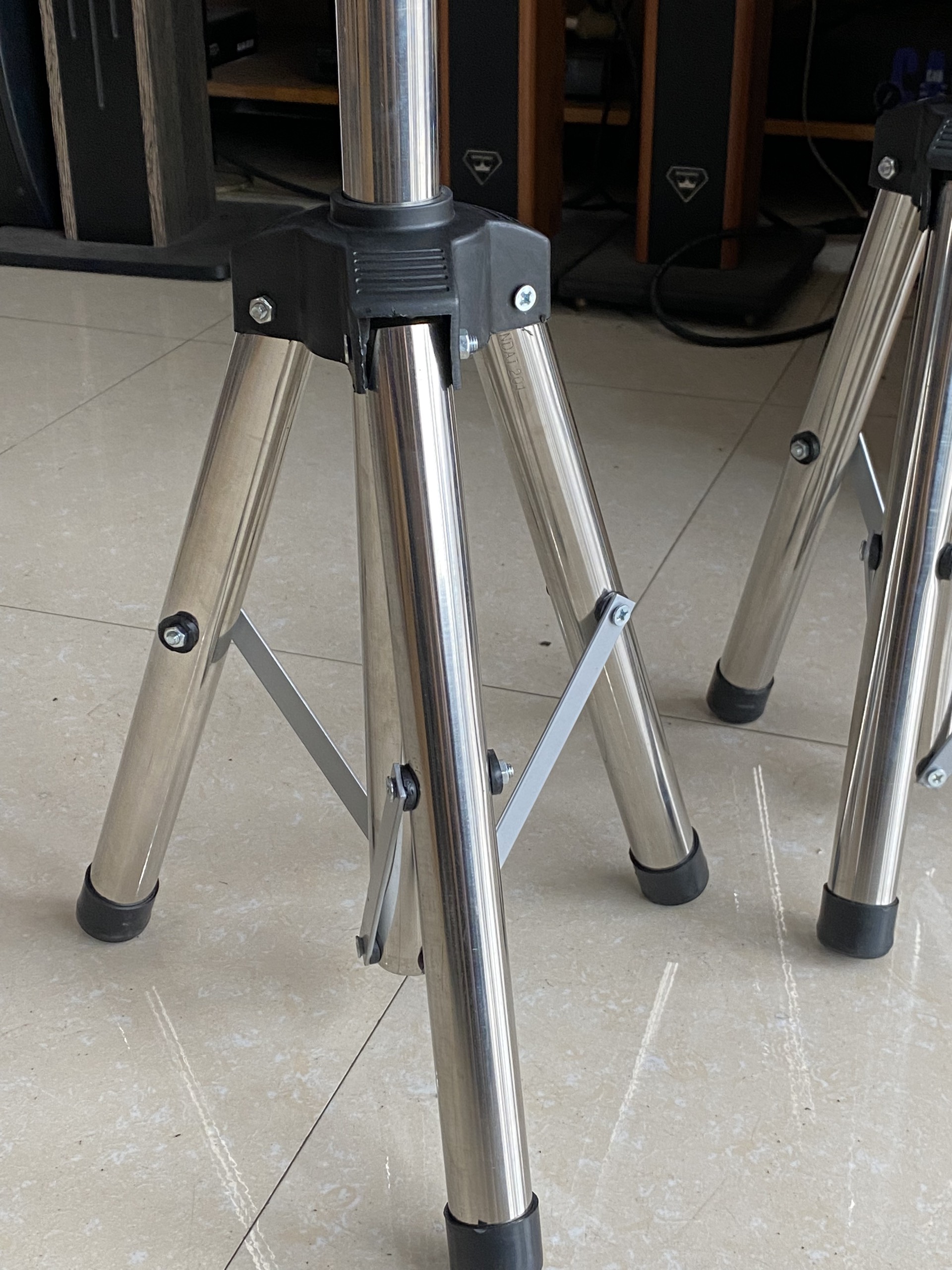 Chân Loa Inox