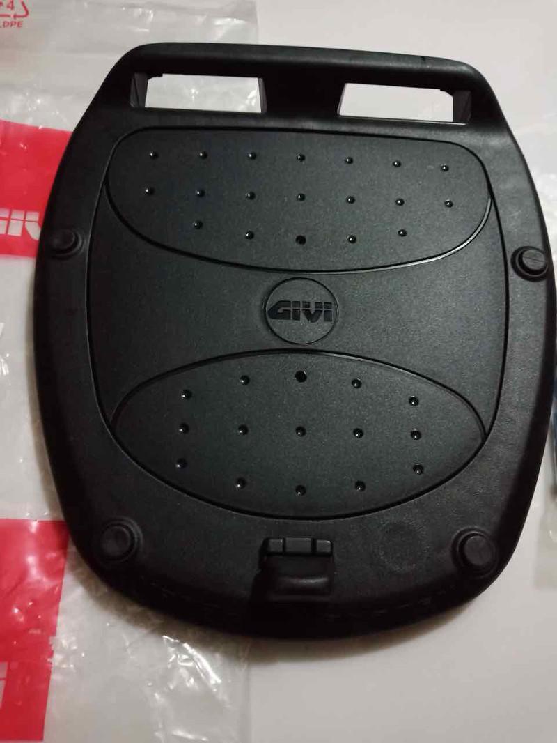 Đế Lót Thùng Givi