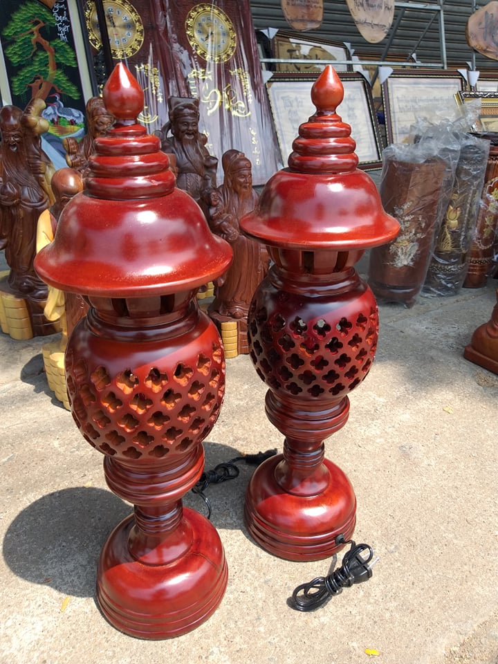 Pair of Wooden Xa Cu Wood Altar Lamps, 41cm High