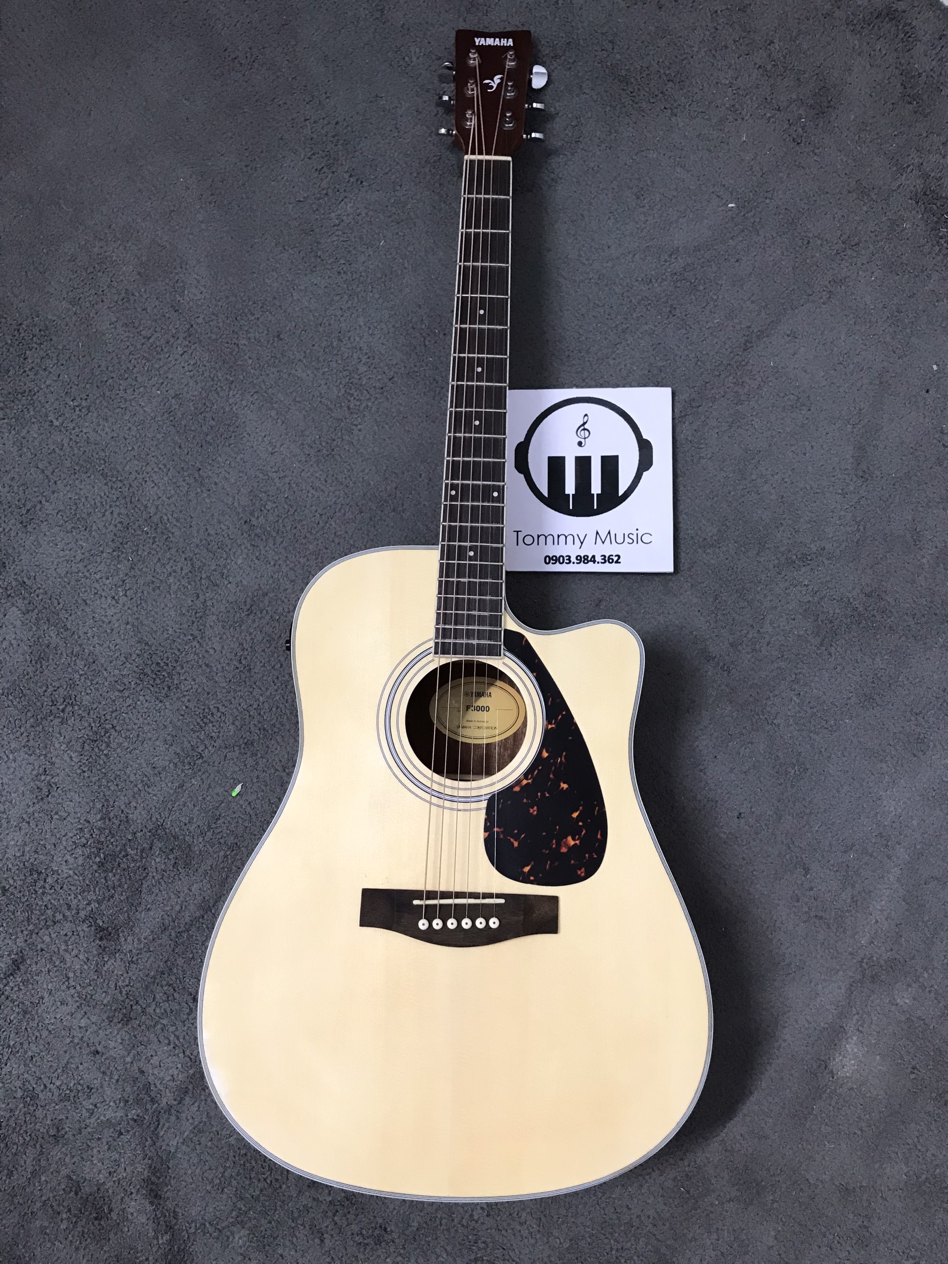 Guitar Yamaha F3000 EQ