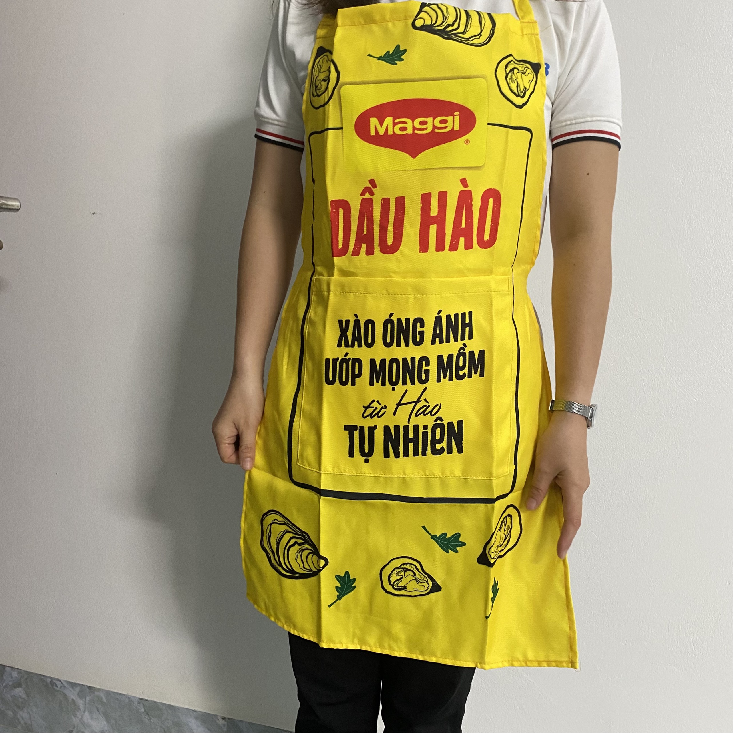 Tạp dề vải Maggi có túi tiện dụng