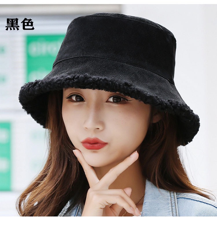 Mũ buclet lông cừu đội được 2 mặt
