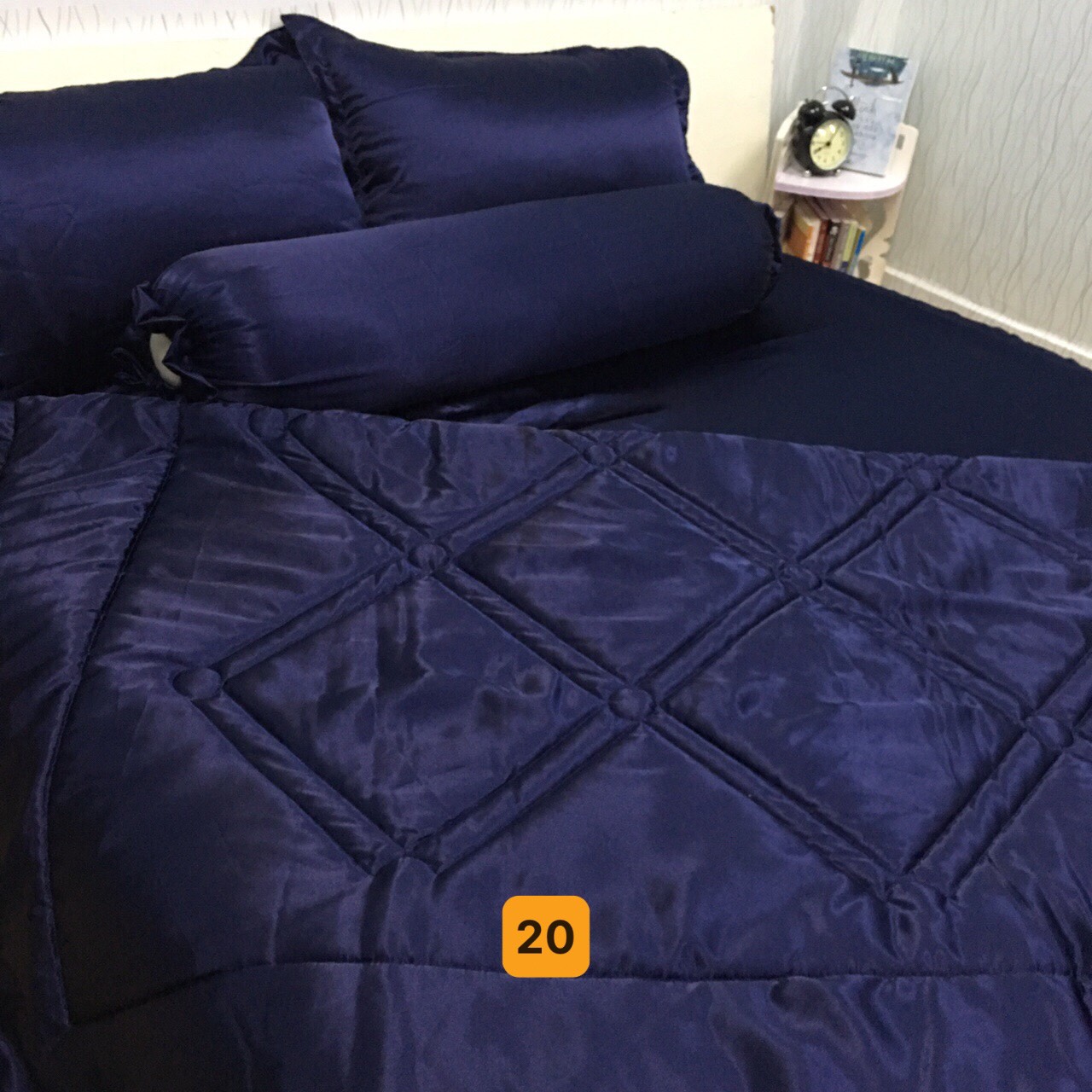 Bộ drap/ga/ra phi bóng trơn 1m6/1m8 màu xanh đen 20. Bộ drap phi bóng 1 màu. Bộ grap phi bóng. Bộ ra phi bóng. Bộ drap phi lụa. Bộ grap phi lụa. Bộ ga phi lụa. Ga giường-drap giường-grap giường-ra giường.