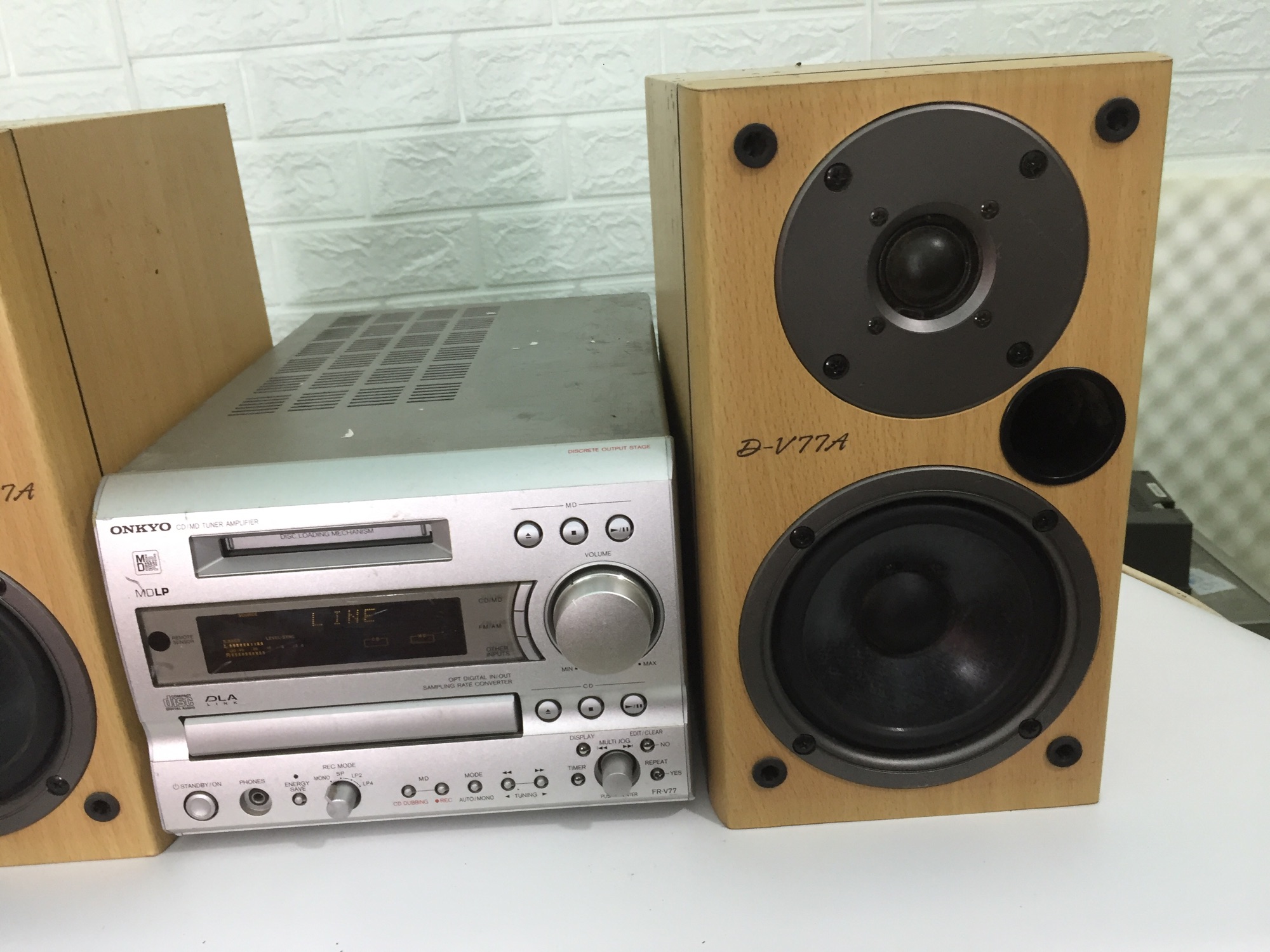 Onkyo V77 giải mã DAC